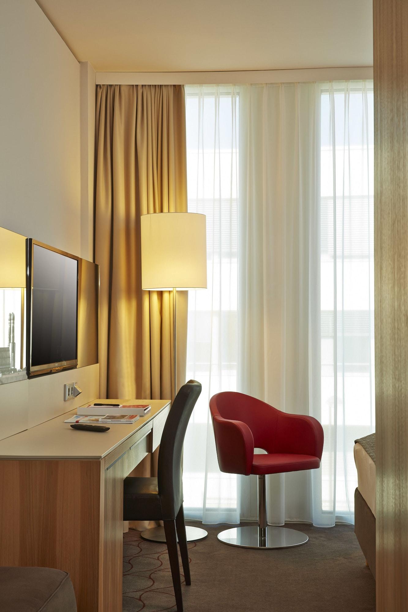 H4 Hotel Muenchen Messe Екстериор снимка